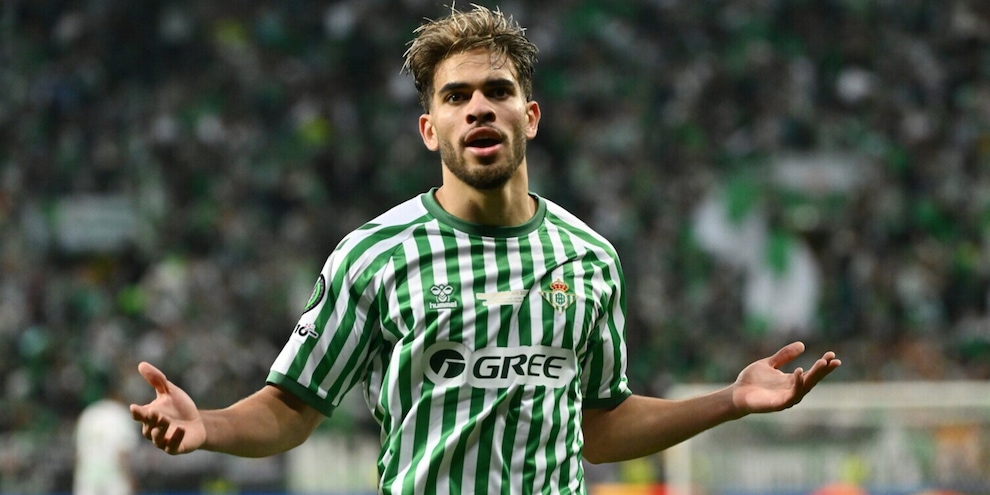 Como, 100 milioni per l’Europa! Serie A: tutte le trattative di calciomercato
