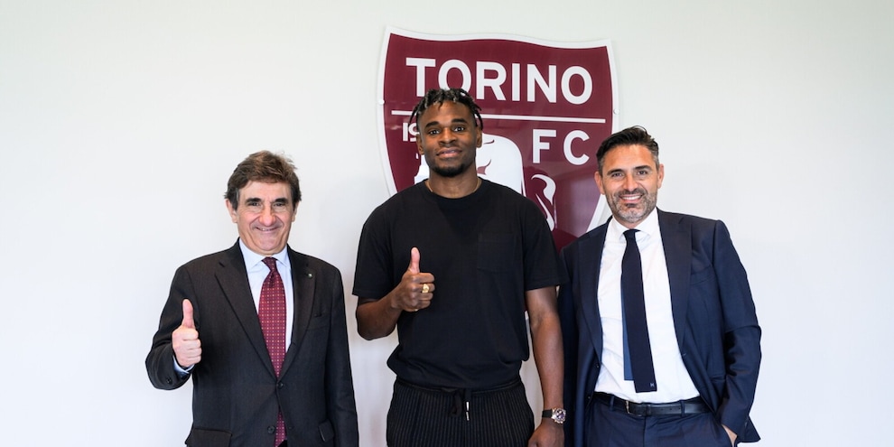 Toro, Zapata farà il mercato: "Nuove punte? Dipende da Duvan" Toro, Zapata farà il mercato: "Nuove punte? Dipende da Duvan"