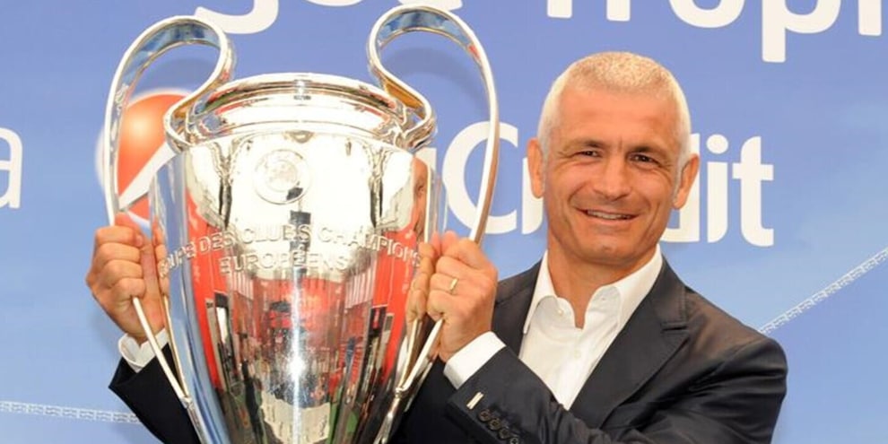 Ravanelli dice tutto: Lippi, Vialli, finale Champions, aneddoto Ferrara. Sulla nuova Juve e David...
Ravanelli dice tutto: Lippi, Vialli, finale Champions, aneddoto Ferrara. Sulla nuova Juve e David...