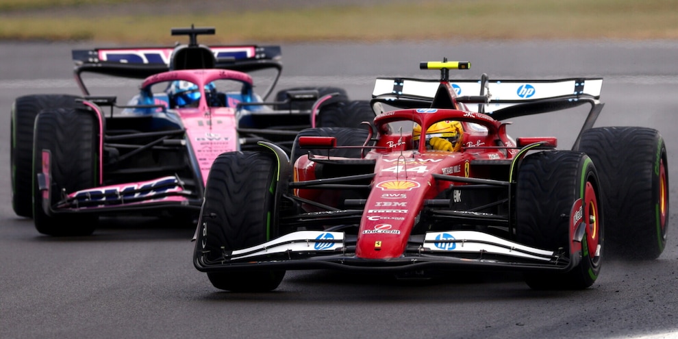 Hamilton emoziona ma a Silverstone la Ferrari non va: dominio McLaren e Sauber sul podio
Hamilton emoziona ma a Silverstone la Ferrari non va: dominio McLaren e Sauber sul podio