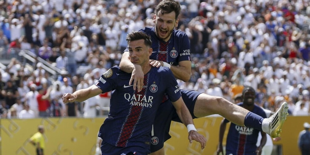 Questo Psg è...ingiocabile! Umiliato il Real Madrid, quattro gol a Xabi Alonso e finale Mondiale
Questo Psg è...ingiocabile! Umiliato il Real Madrid, quattro gol a Xabi Alonso e finale Mondiale
