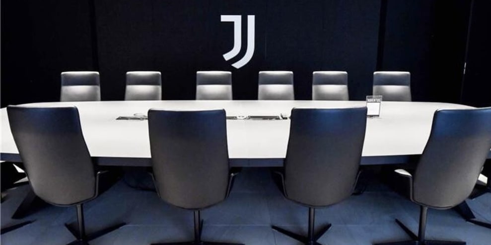 Juve, scandite anche le tappe finanziarie: la data del CdA per l'approvazione del bilancio
Juve, scandite anche le tappe finanziarie: la data del CdA per l'approvazione del bilancio