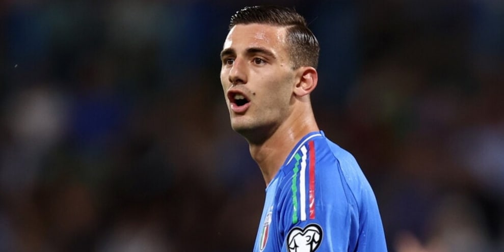 Napoli, Conte scatenato: Lucca dopo Lang, Beukema e De Bruyne! E clausola da 80 mln