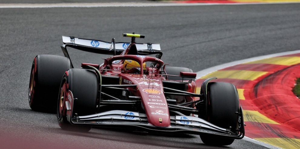 Ferrari, Hamilton cambia power unit: a Spa partirà dalla pit lane Ferrari, Hamilton cambia power unit: a Spa partirà dalla pit lane