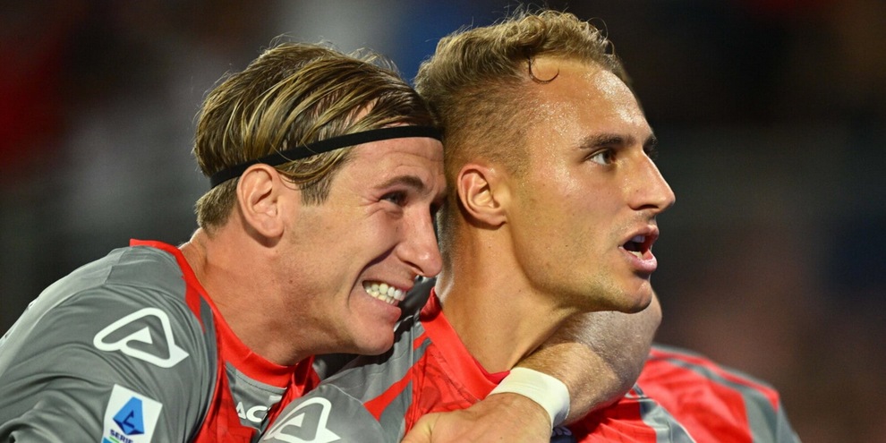 Cremonese-Sassuolo, gol e spettacolo: decide De Luca all'ultimo minuto. Nicola capolista
