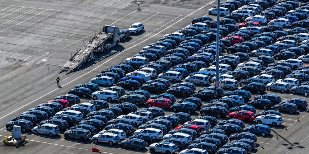 Immatricolazioni giù, auto ibride restano le preferite