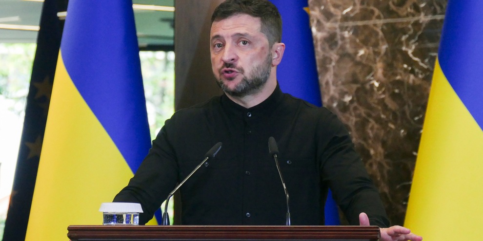 Zelensky, raid russo nel Donetsk uccide 20 civili
Zelensky, raid russo nel Donetsk uccide 20 civili