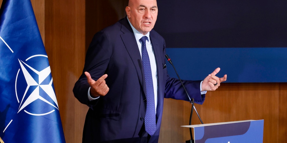 
            
            Crosetto, piano per sicurezza aeroporti e infrastrutture
          