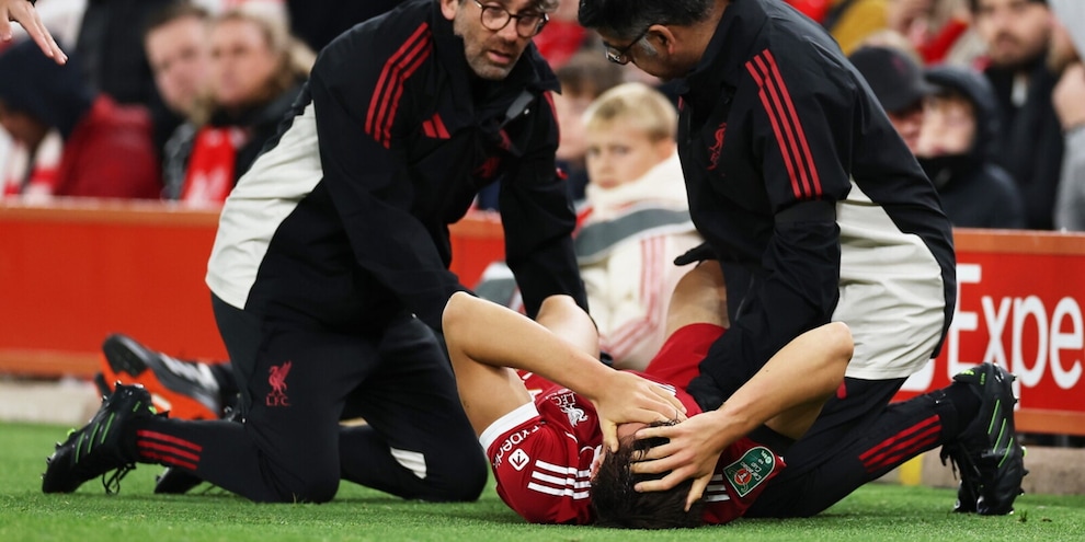 Leoni rompe il silenzio dopo il grave infortunio con il Liverpool: ”Non il debutto sognato, ma..."