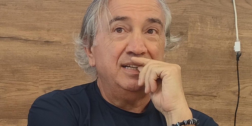 
            
            Calcio: Macchia ritira la candidatura al Consiglio federale
          