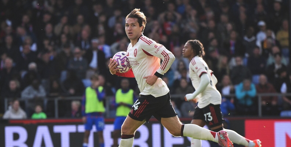 Chiesa non basta, Liverpool ko al 97'. City show, United umiliato, frena il Chelsea