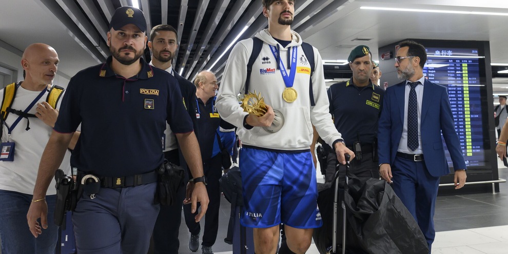 Gli azzurri Campioni del Mondo atterrati a Fiumicino Gli azzurri Campioni del Mondo atterrati a Fiumicino
