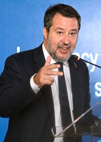 
            
            Salvini, regalo dalla sinistra, 11 dicembre in Cassazione
          