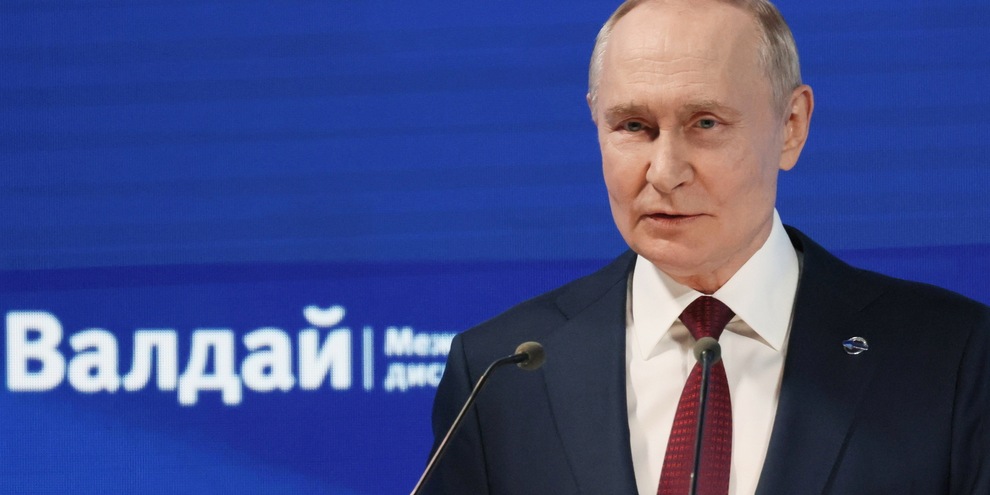 
            
            Putin avverte Kiev, potremmo colpire le centrali nucleari
          