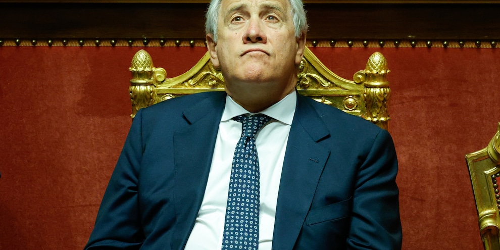 Tajani sente Sa'ar, accelerare procedure rilascio italiani
Tajani sente Sa'ar, accelerare procedure rilascio italiani