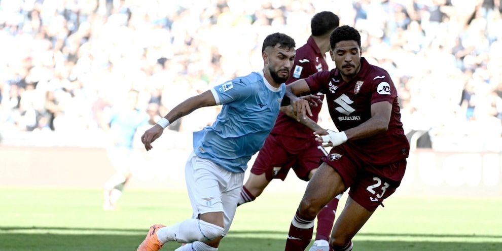 Fa tutto Coco: sigla il tris Torino al 92', poi regala il rigore del pari alla Lazio. Gioia Lecce a Parma