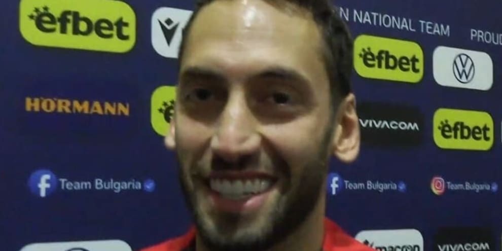 La Juve ha un giocatore da Pallone d'Oro, lo dice anche Calhanoglu: "Io no, ma lui può vincerlo" La Juve ha un giocatore da Pallone d'Oro, lo dice anche Calhanoglu: "Io no, ma lui può vincerlo"