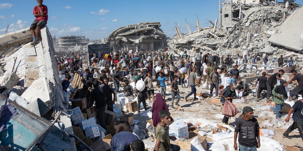 
            
            Trump, 'visiterei Gaza, mi piacerebbe metterci piede'
          