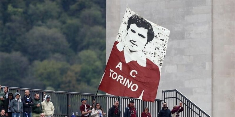 Il Torino ricorda Meroni: 58 anni dalla scomparsa della Farfalla Granata