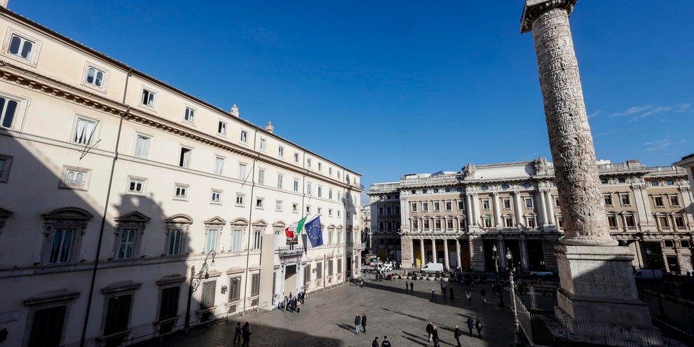 
            
            FI, non voteremo mai una tassa sugli extraprofitti
          