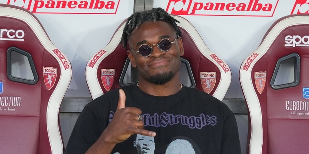 Zapata di nuovo papà, è nata Daphne: fiocco rosa in casa Torino