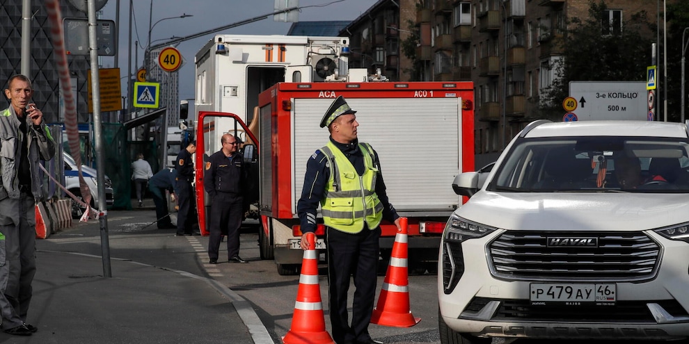 Drone ucraino su un palazzo residenziale, cinque feriti
Drone ucraino su un palazzo residenziale, cinque feriti