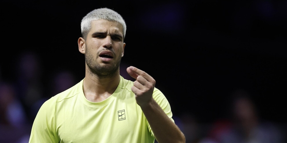 Alcaraz senza spiegazioni dopo il ko a Parigi: “Deluso dal mio livello, non so cosa sia successo”