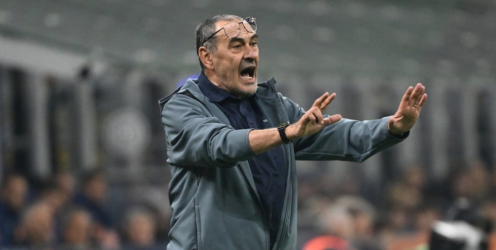 Sarri e gli arbitri dall’estero, Lazio costretta a chiarire: la nota post Inter
