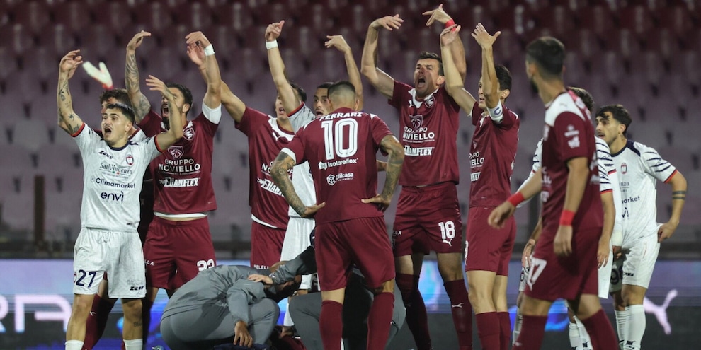 Paura a Salerno: Villa perde i sensi dopo un colpo alla testa. Ambulanza in campo
