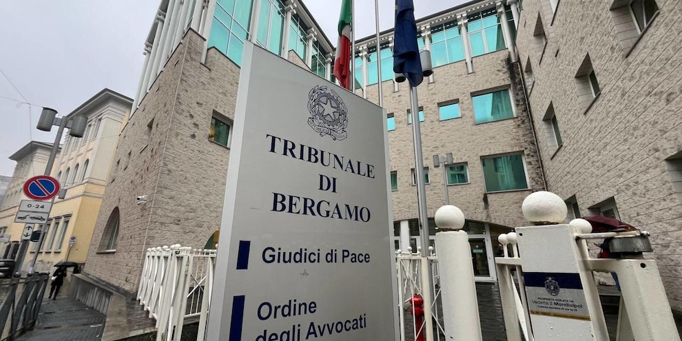 
            
            Accusata di aver ucciso i due figli, assolta
          