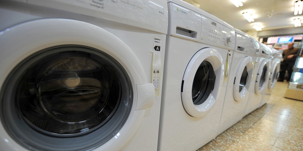 
            
            Per bonus elettrodomestici 550mila domande, esaurito il plafond
          