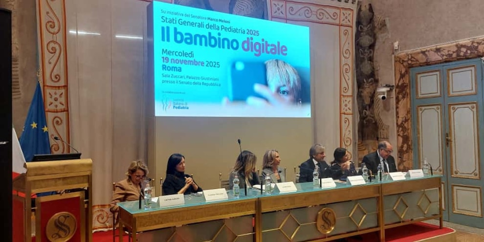 Bimbi troppo digitali, le nuove raccomandazioni dei pediatri
Bimbi troppo digitali, le nuove raccomandazioni dei pediatri