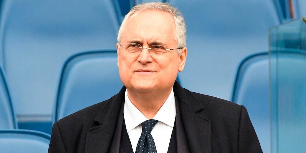 Lotito duro: "Tifosi, non mi faccio intimidire. Lazio usata per secondi fini"
