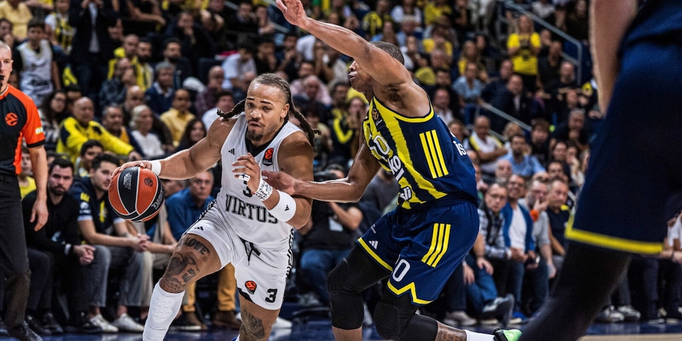 La Virtus sprecona si mangia le mani. Fenerbahce cinico
