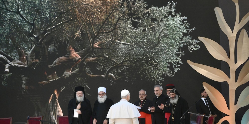 
            
            Leader sciita al Papa, aggrediti da Israele, aiutateci
          