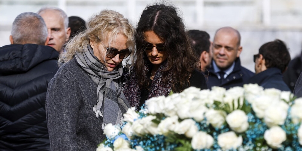 Licia Colò, Pietrangeli e My Way: "Ci ha fatto piangere". Malagò al figlio: "Ora ti faccio sorridere"