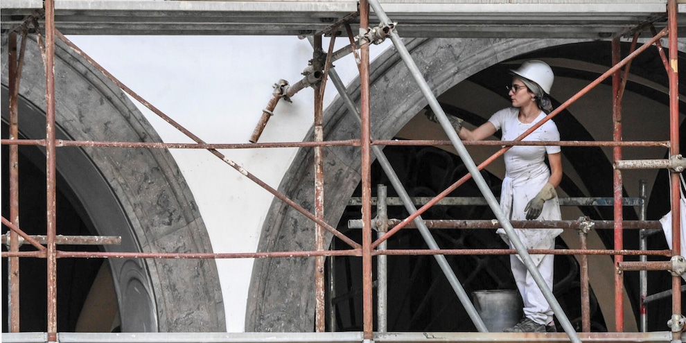 
            
            Silenzio-assenso e poteri sostitutivi per edilizia veloce
          