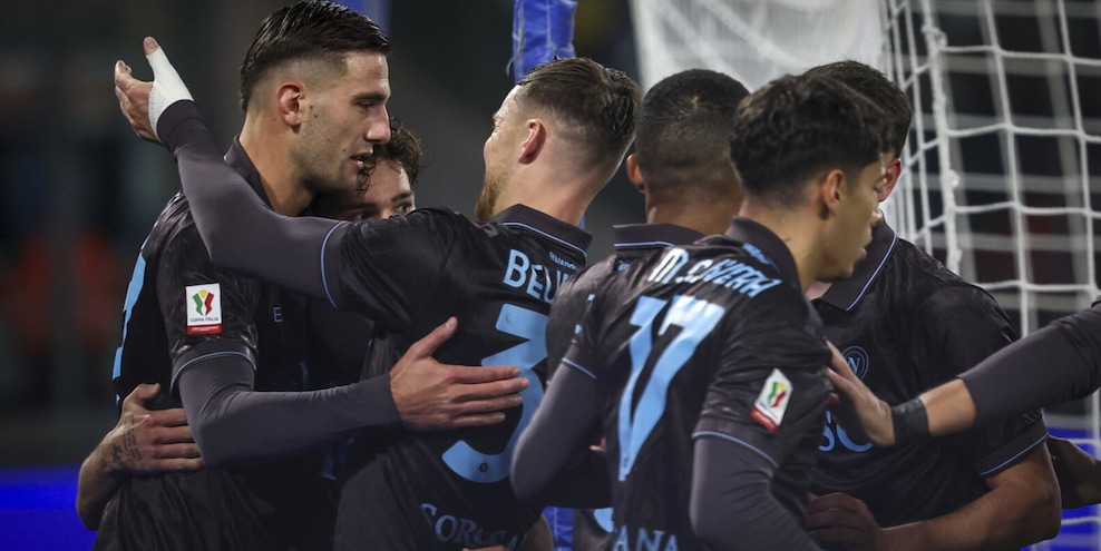 Al Napoli servono 20 rigori per i quarti di Coppa Italia: l'incredibile finale col Cagliari
