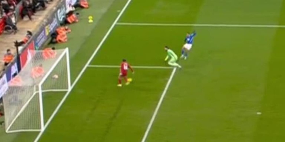 Chiesa da eroe: salva Slot così! Pari Liverpool, tonfo Chelsea e Arsenal ok
Chiesa da eroe: salva Slot così! Pari Liverpool, tonfo Chelsea e Arsenal ok