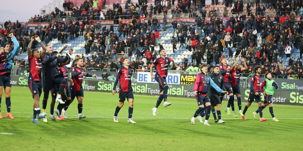 
            
            Cagliari-Roma: lite Folorunsho-Hermoso, volano gesti e insulti
          