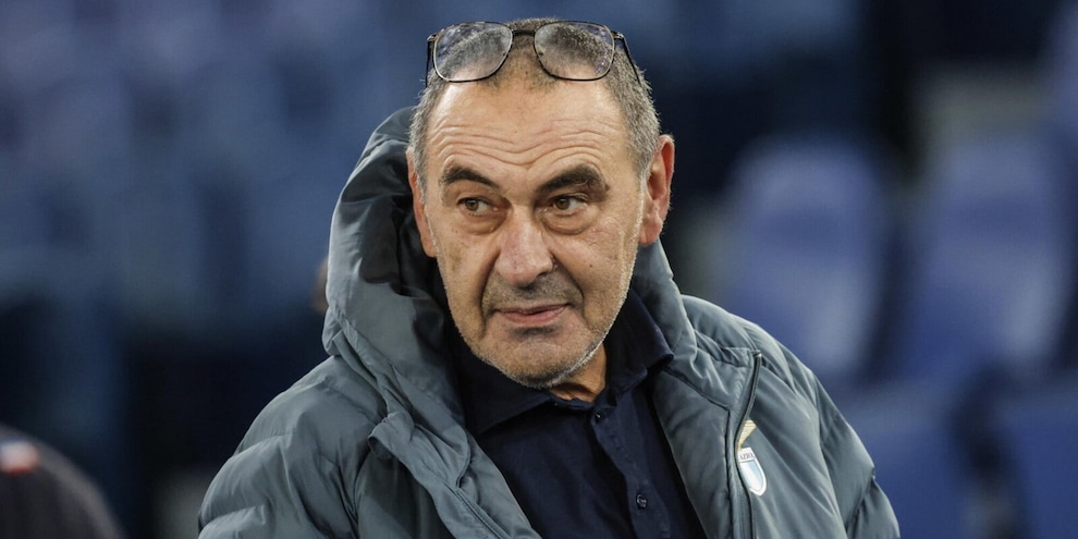 Sarri, messaggio a Lotito: "La Lazio va rinforzata". E sul rosso a Gila: "Permaloso"