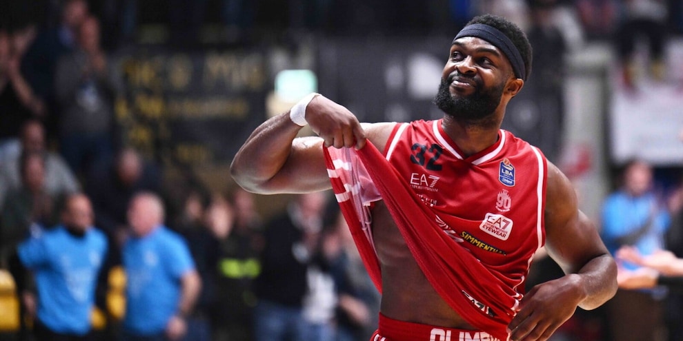  L’Olimpia vola sopra Cantù col turbo Nebo