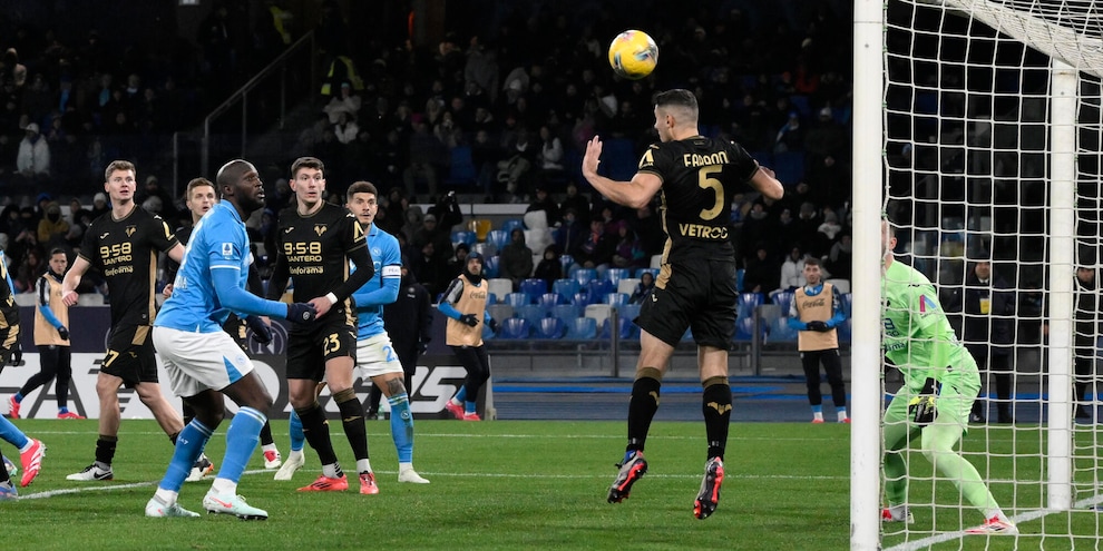 
            
            Napoli-Verona, niente biglietti ai residenti nella provincia scaligera
          