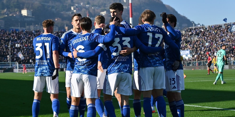 Il Como batte l’Udinese: basta il rigore di Da Cunha a Fabregas, annullato un gol a Zaniolo
