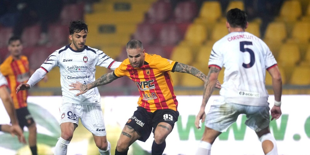 Serie C, Cosenza-Crotone: secondo i bookie il derby calabrese lo vincerà...