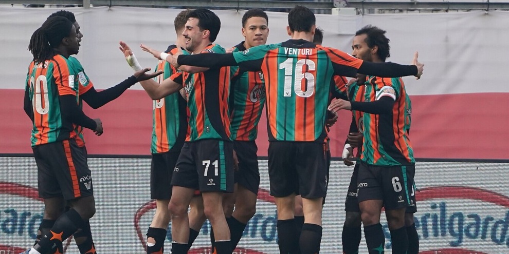 Venezia, una manita per la A. Frosinone di misura. Tris Monza, pari tra Palermo e Modena
