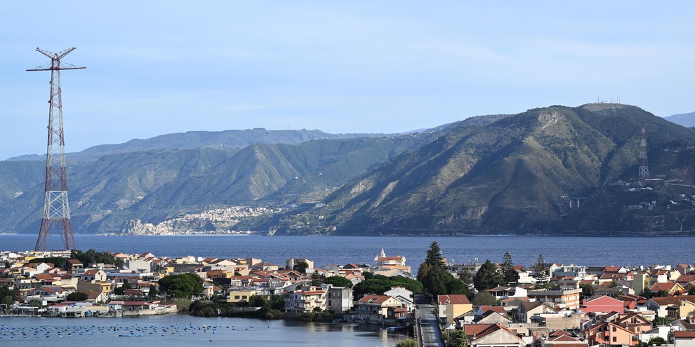 
            
            Bozza decreto, si riduce l'ambito di controllo della C.Conti su ponte Stretto
          