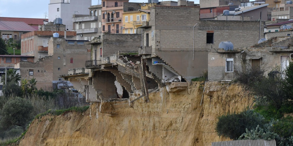 
            
            Abi, pronti a sospendere mutui per regioni colpite da maltempo
          