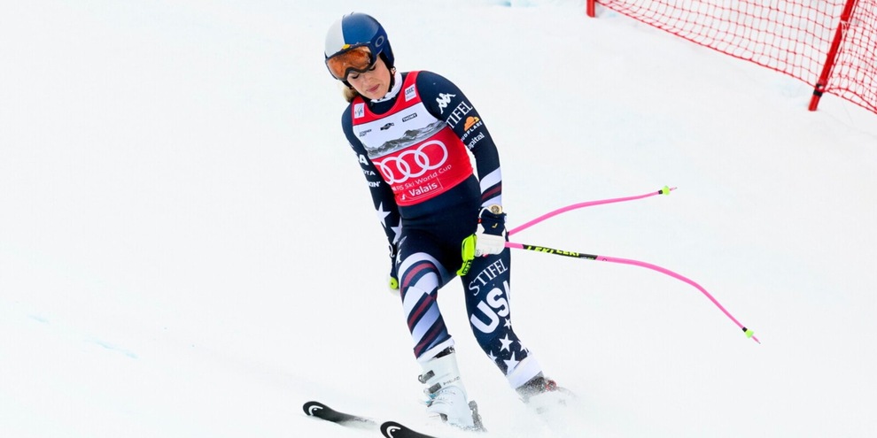 Crans Montana, annullata la discesa dopo una sola ora: la motivazione della giuria. Paura Vonn
