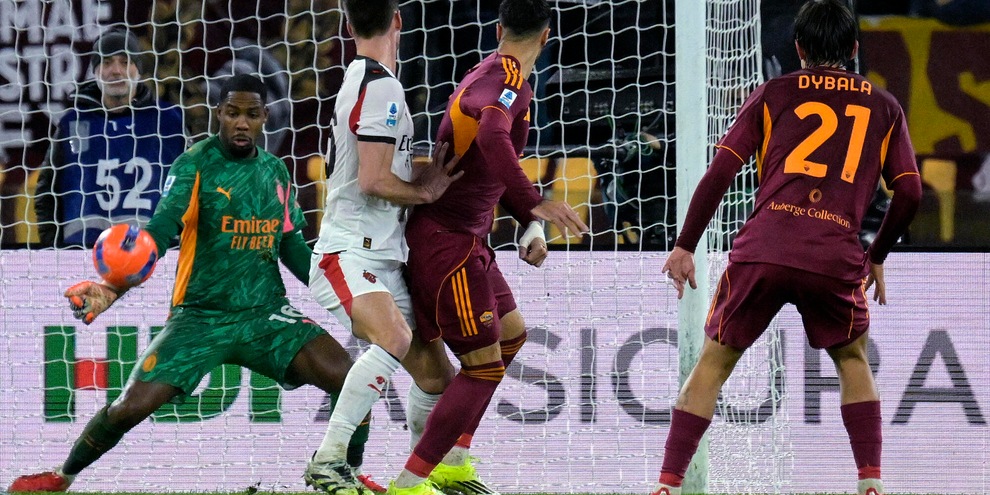 
            
            Calcio: Milan; Maignan rinnova fino al 2031
          